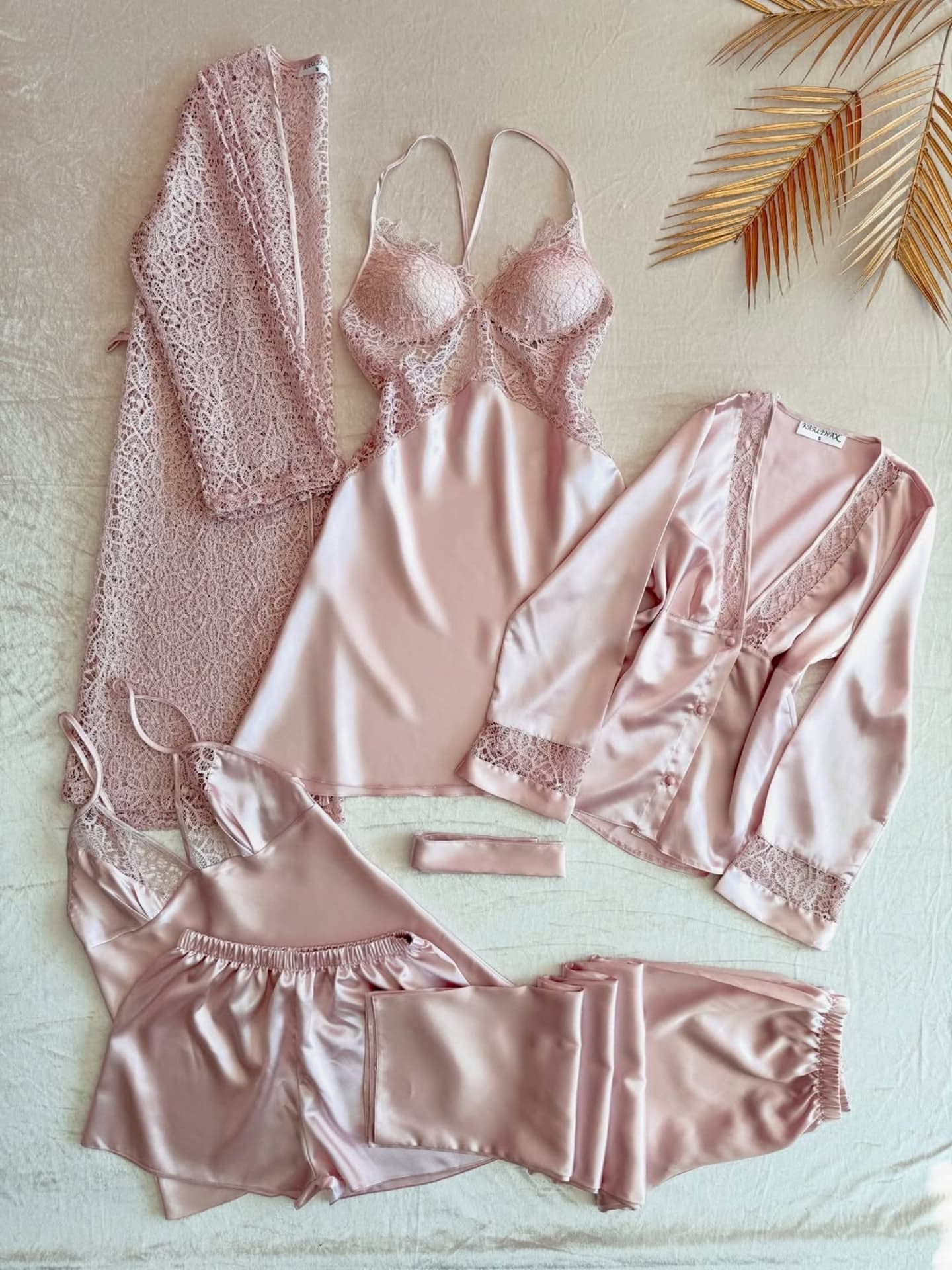 Blush Pink Luxury 7-Piece Satin & Lace Trousseau Set