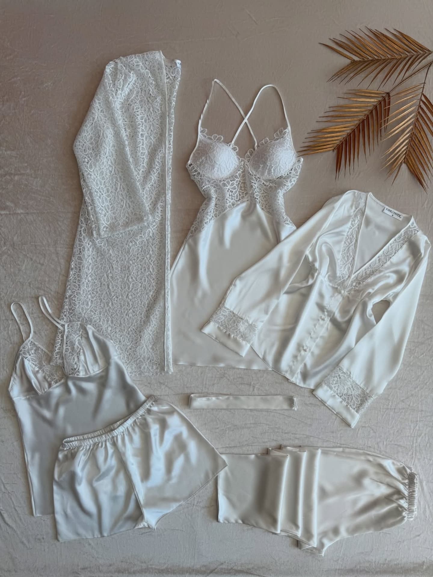 Pearl White Luxury 7-Piece Satin & Lace Trousseau Set